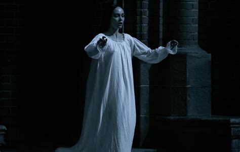 'Nosferatu' Trailer: Lily.